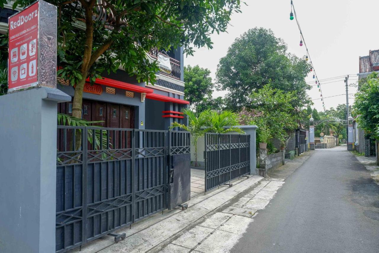 Reddoorz Syariah Near Monumen Jogja Kembali Hotel Kejayan Exterior foto
